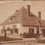 het zelfde huis als op de vorige foto met meer groen er om heen