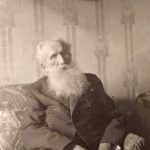 Erwin Woldemar Botho Kiessler, 1913 Oudere man op een bank in een kamer