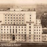 Warszawa - Studentenhuis Soviet stijl groot hoekig gebouw