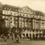 Warszawa - Hotel Polonia Imposant gebouw aan een plein